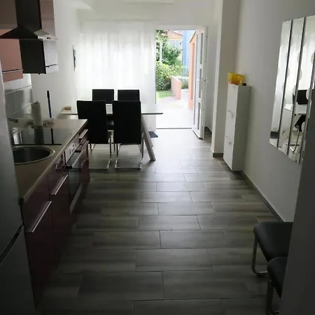 Familienwohnung 3 Apartment *