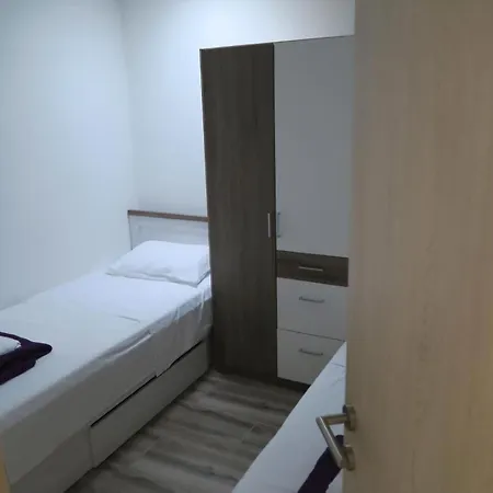 Familienwohnung 3 Apartment *